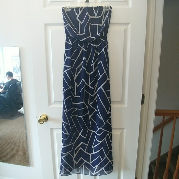 Charlotte Russe Dresses & Skirts - Navy geometric strapless maxi dress